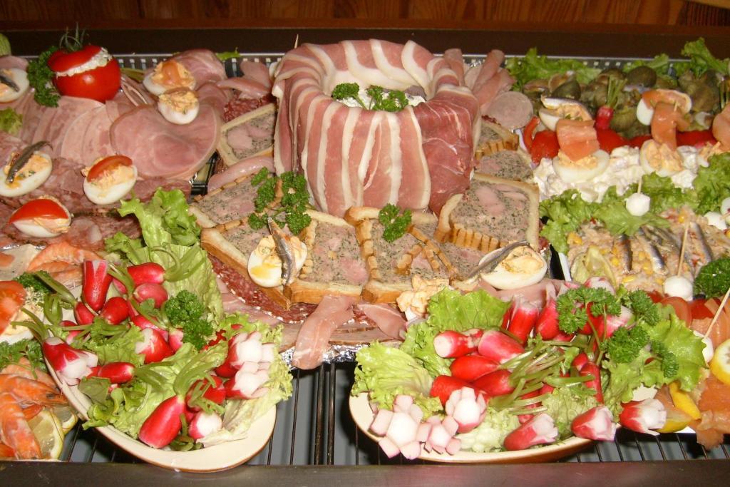 Hotel Restaurant Du Commerce La Gouesnière Εξωτερικό φωτογραφία
